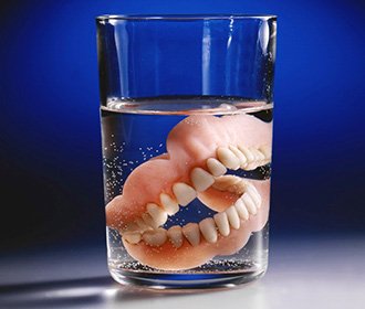 roots-dental-clinic-dentures