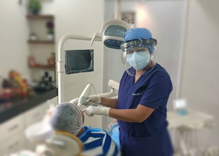 roots-wellness-clinic-Intraoral-scanning